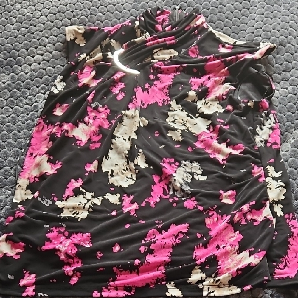 Chic Floral Sleeveless Blouse